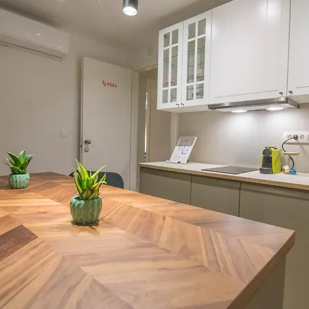 Romiru Rooms And Studio Apartment Split Exterior foto