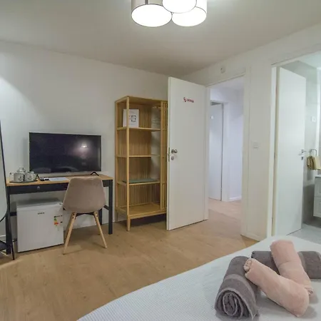 Romiru Rooms And Studio Apartment Split Exterior foto